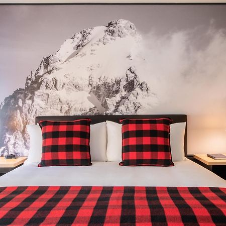 Mountain Modern Jackson Hole Motel Room photo